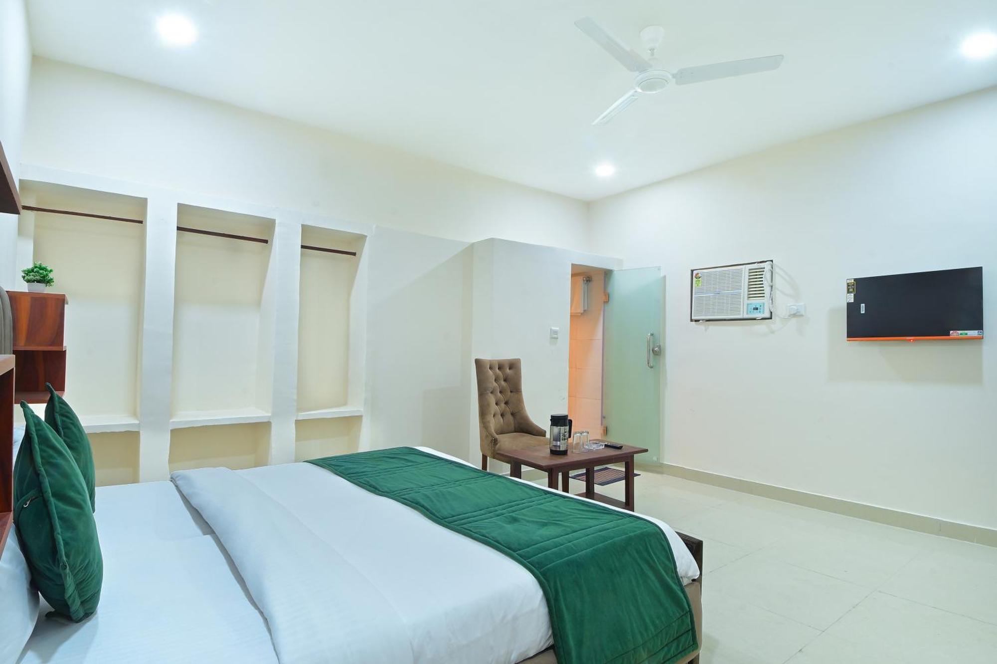 Chowdhry Tourist Lodge - New Delhi Railway Station - 2 Minutes Walk Екстер'єр фото