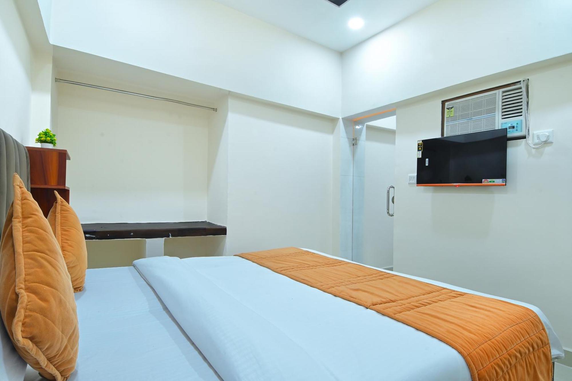 Chowdhry Tourist Lodge - New Delhi Railway Station - 2 Minutes Walk Екстер'єр фото