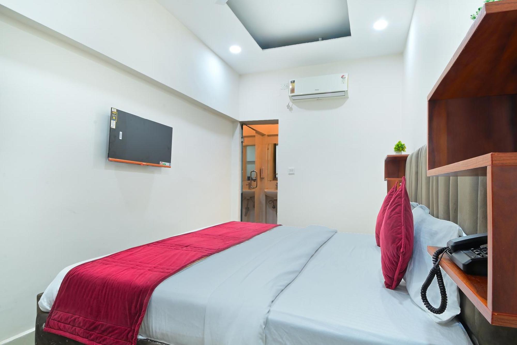 Chowdhry Tourist Lodge - New Delhi Railway Station - 2 Minutes Walk Екстер'єр фото