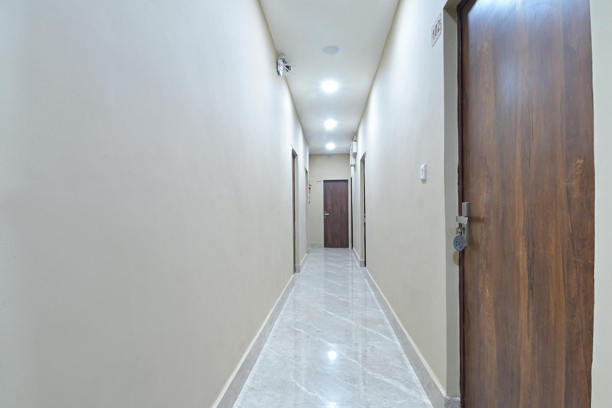 Chowdhry Tourist Lodge - New Delhi Railway Station - 2 Minutes Walk Екстер'єр фото