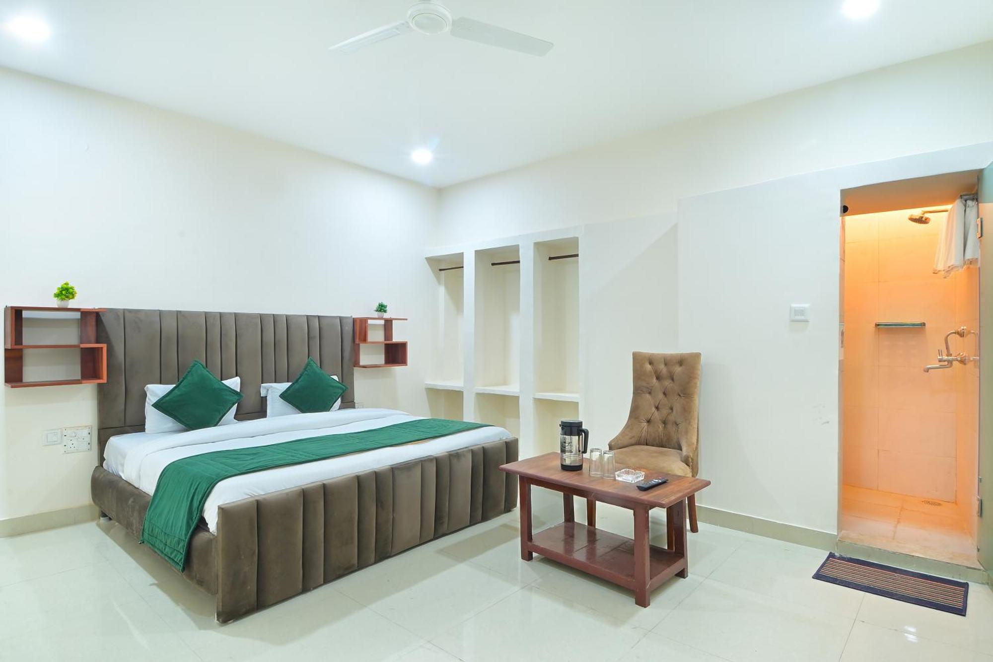 Chowdhry Tourist Lodge - New Delhi Railway Station - 2 Minutes Walk Екстер'єр фото