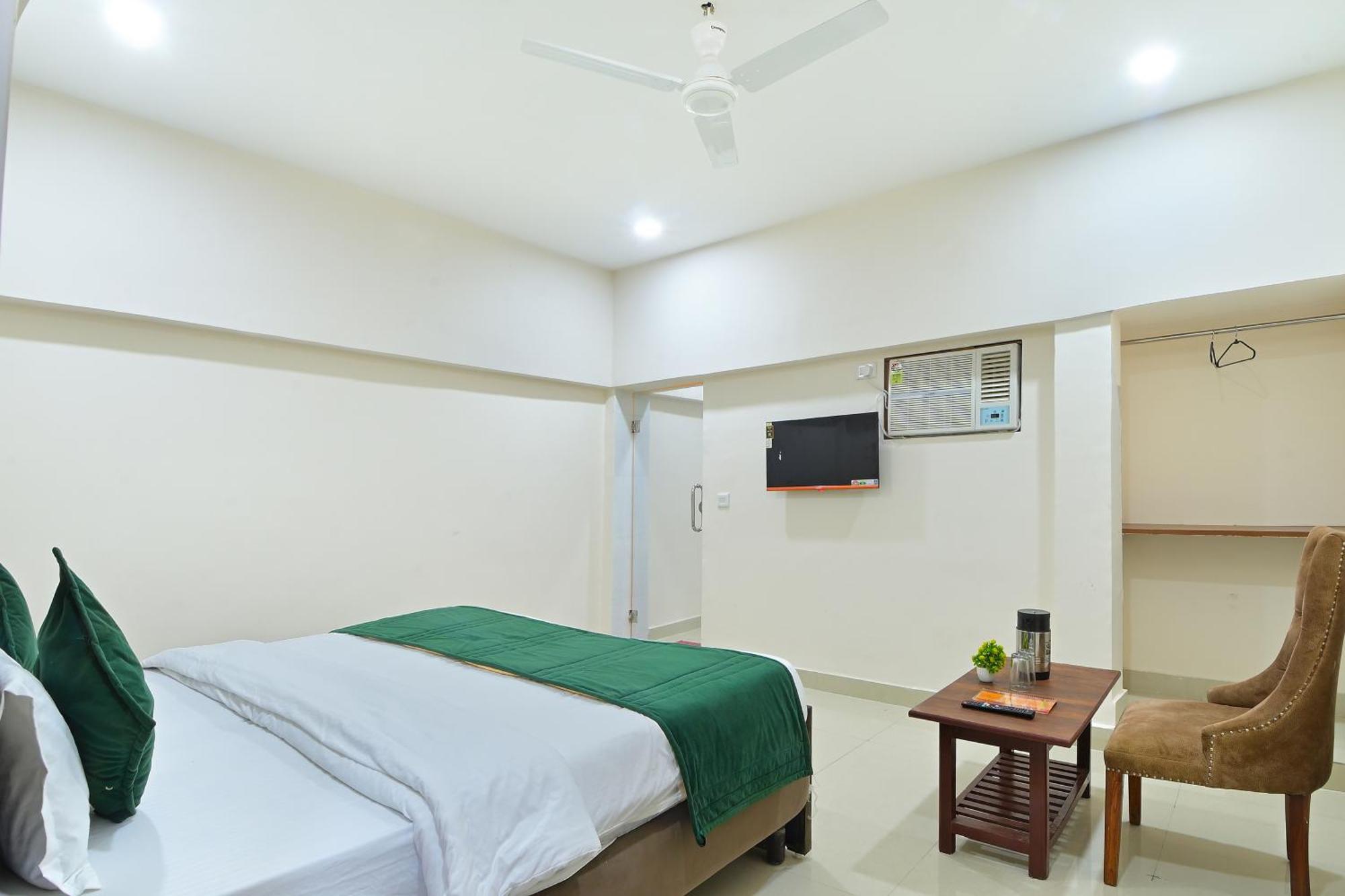 Chowdhry Tourist Lodge - New Delhi Railway Station - 2 Minutes Walk Екстер'єр фото